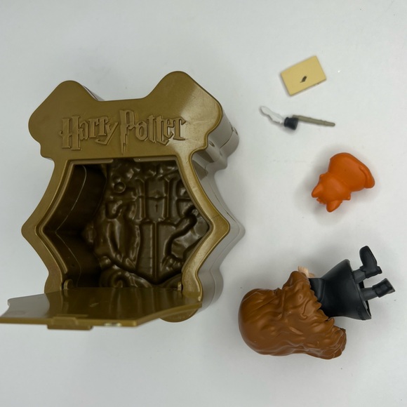 Harry Potter Hermione Granger Magical Capsules Series 3 Gold YuMe Toys 2020 - Picture 9 of 11